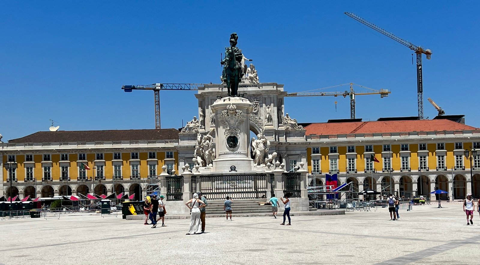 Lisbonne place du commerce