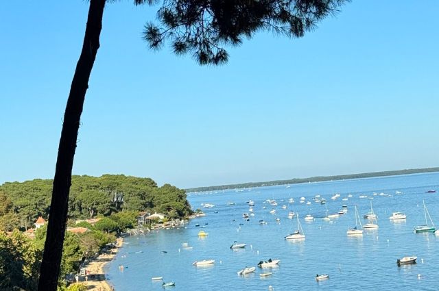 Faites une halte avec votre van Camp'n Dream pour découvrir le Cap Ferret depuis le quartier de la pointe aux chevaux
