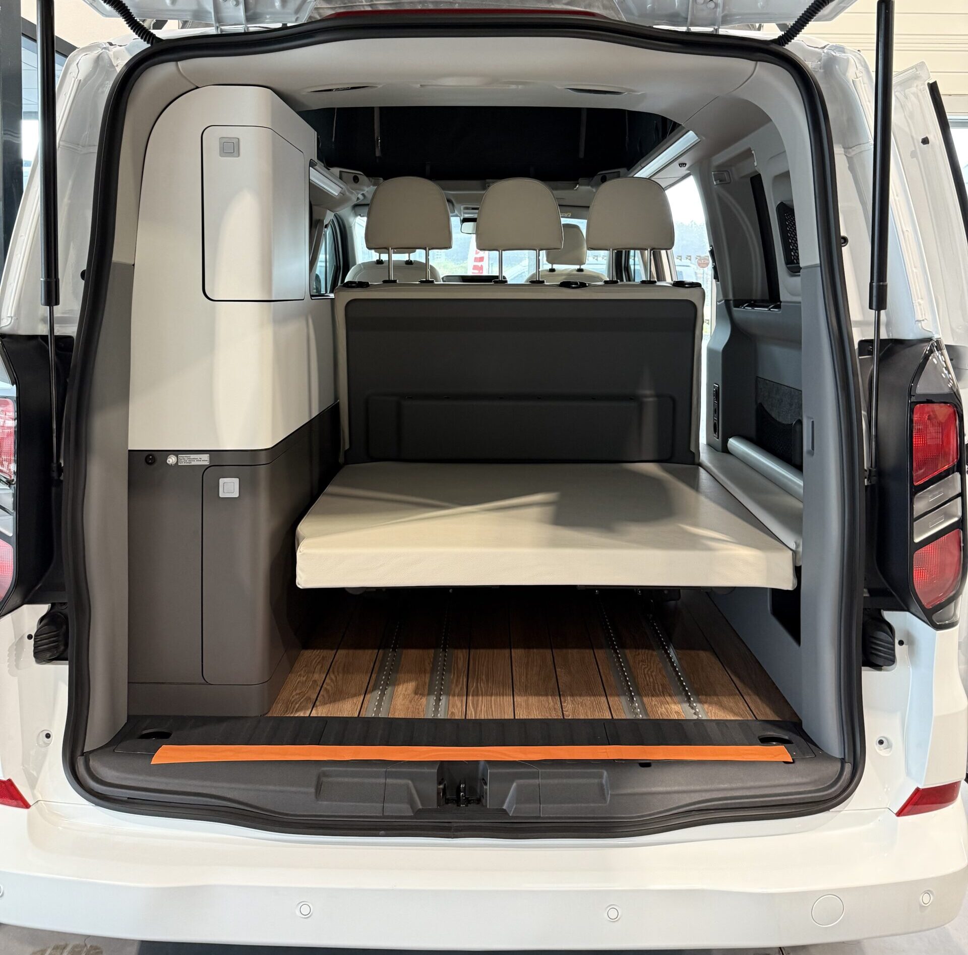 espace arrière modulable pour rangements ou couchages