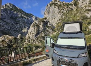 Notre fourgon familial "Le tchanqué" pour un voyage en famille dans l'Ardèche