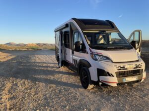 Visitez lz désert des Bardenas en Espagne avec notre fourgon aménagé premium le Ferret