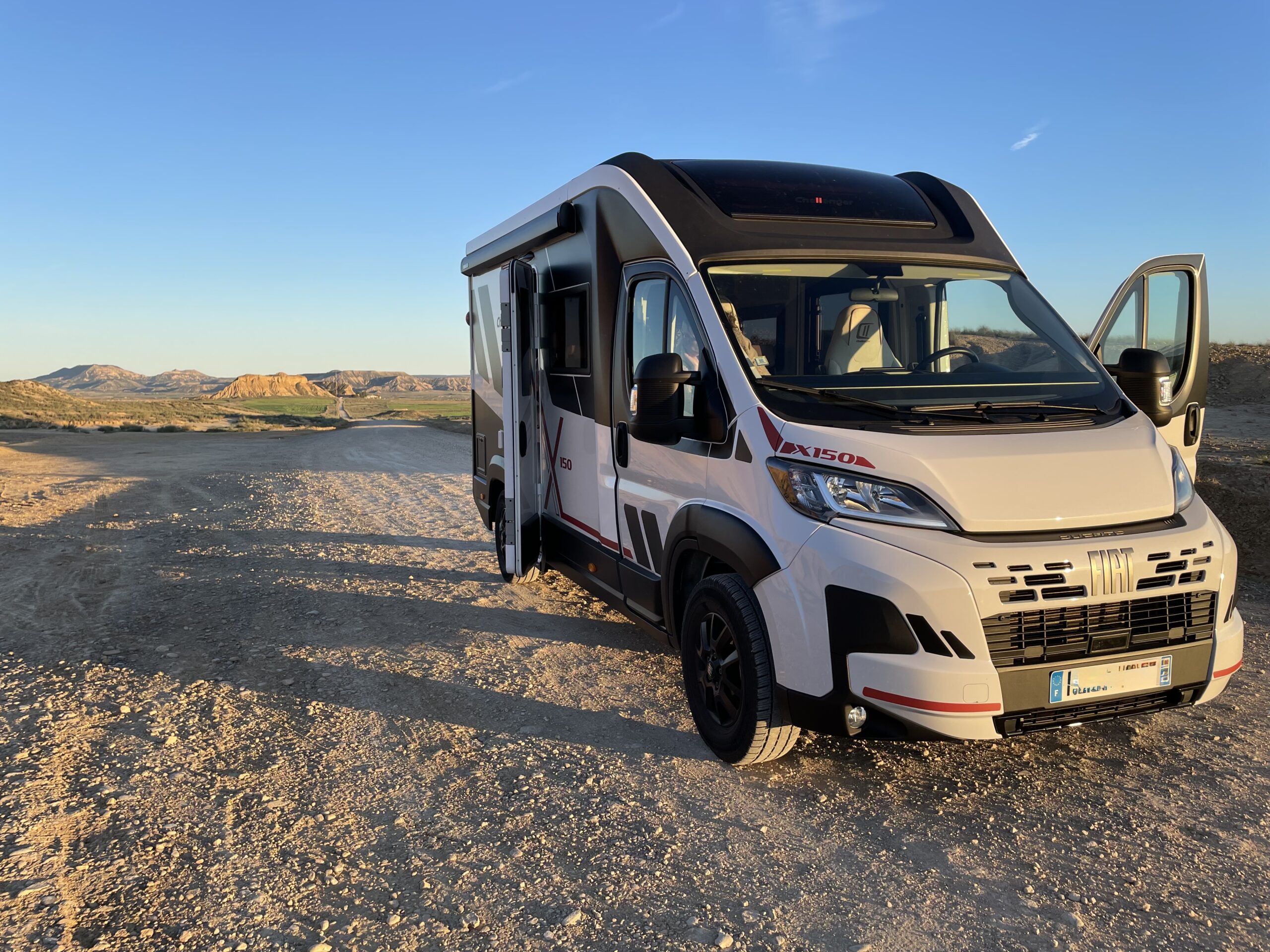 Visitez lz désert des Bardenas en Espagne avec notre fourgon aménagé premium le Ferret